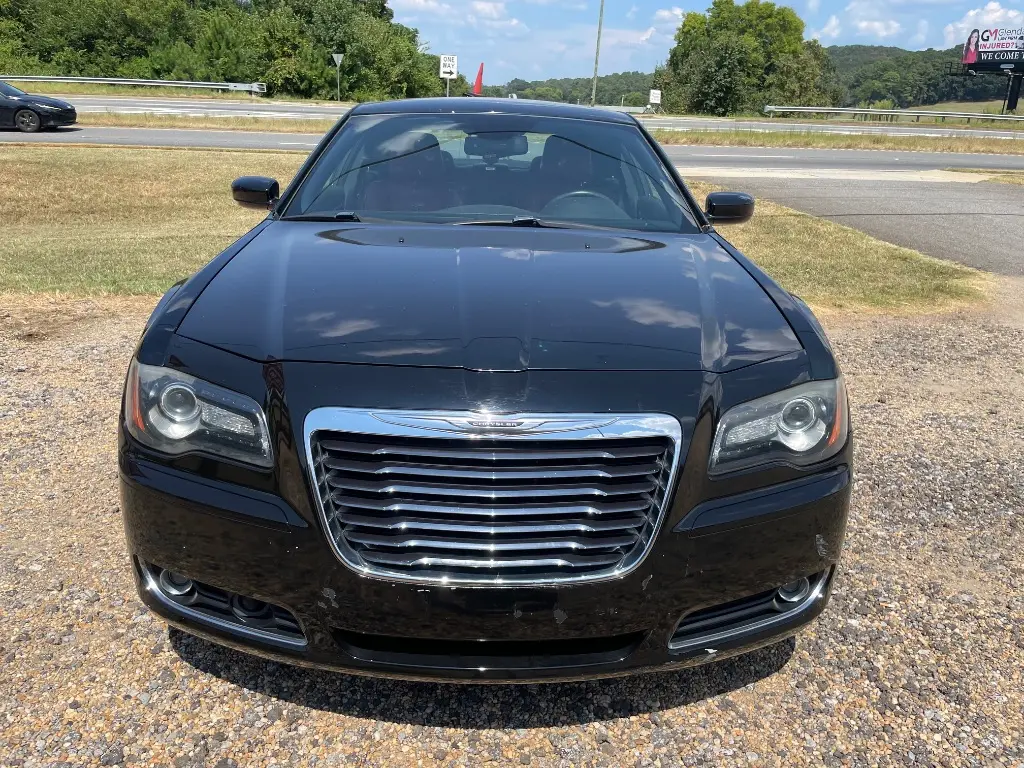 2012 Chrysler 300 V8 S photo 3