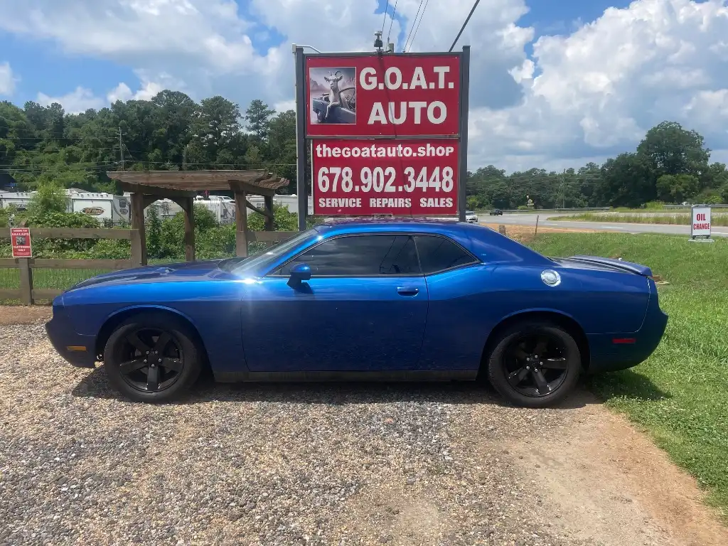 2012 Dodge Challenger SXT's photo