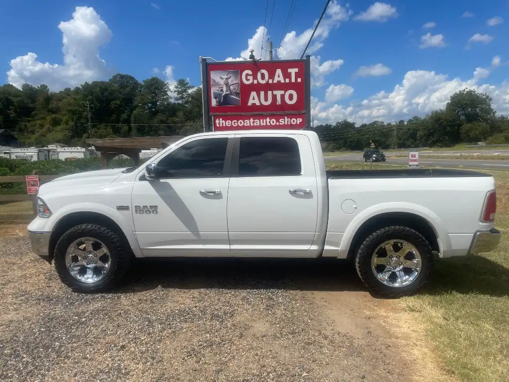 2016 RAM 1500 Laramie 4WD Crew Cab 5'7's photo