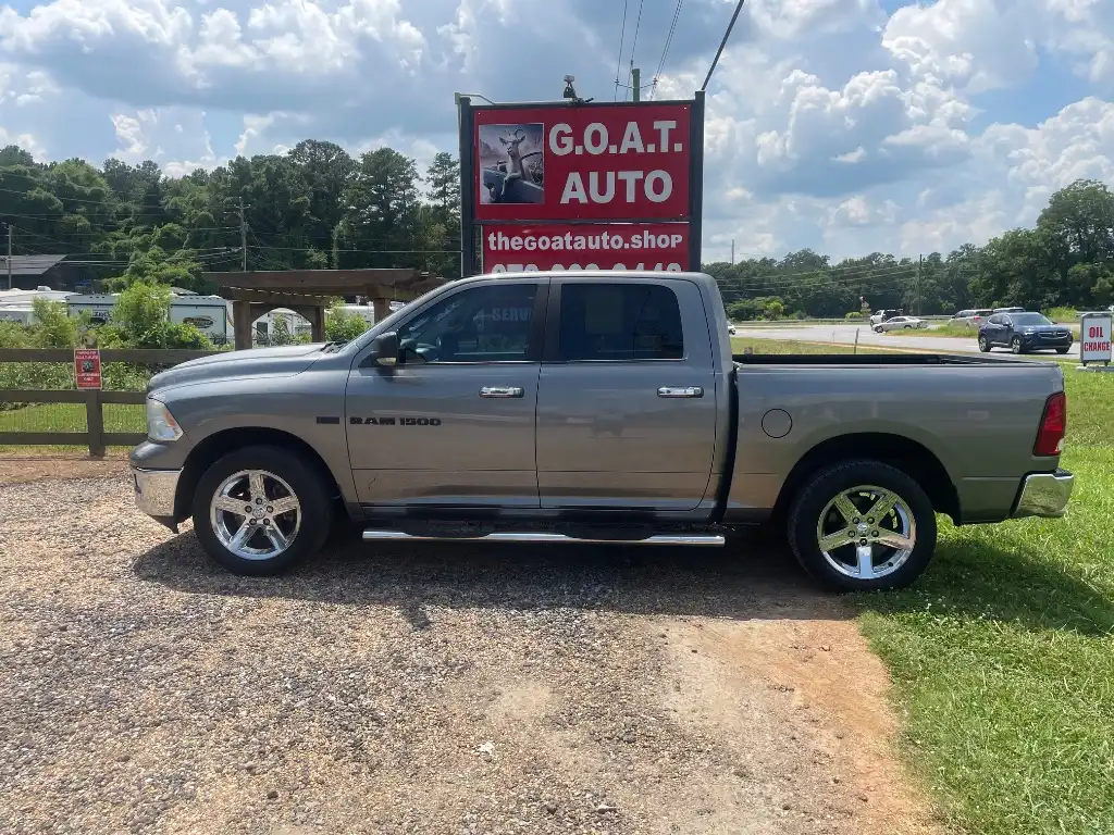 2011 RAM 1500 SLT Crew Cab's photo