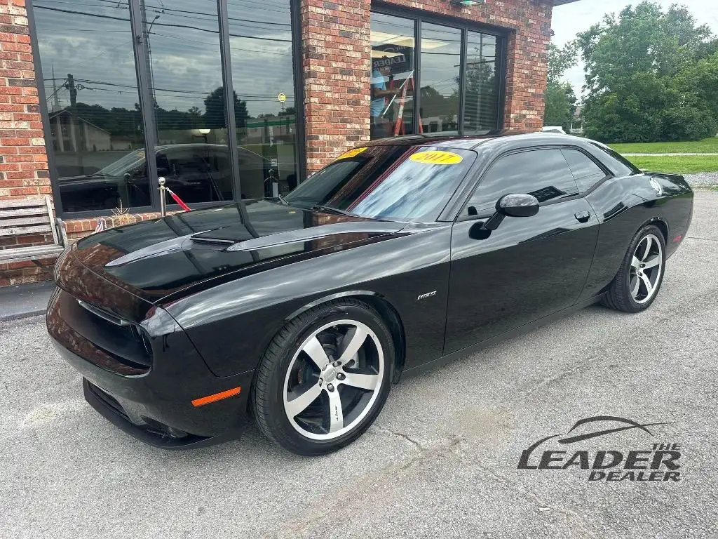 2017 Dodge Challenger R/T's photo