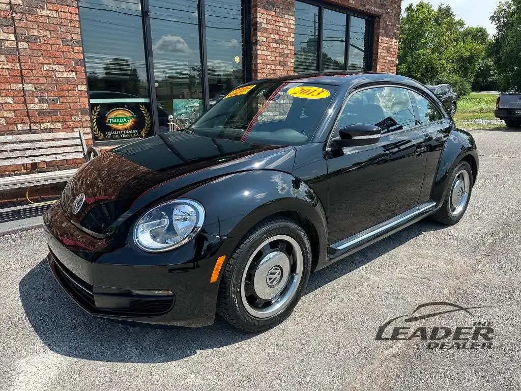 2013 Volkswagen Beetle 2.5L w/Sunroof's photo