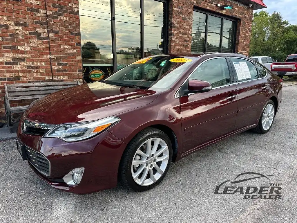 2013 Toyota Avalon Limited's photo