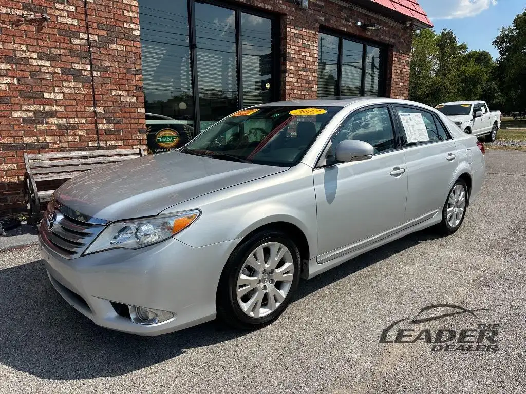 2012 Toyota Avalon Limited's photo