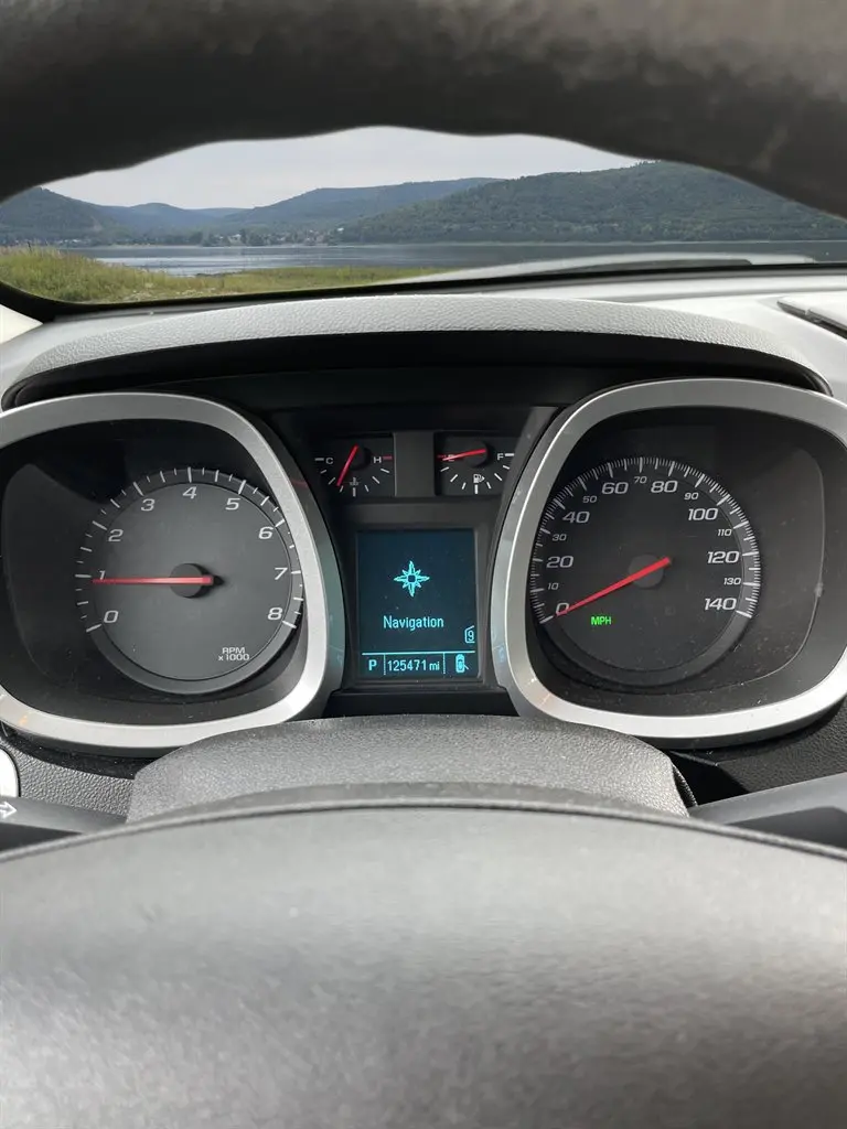 2012 Chevrolet Equinox LS AWD photo 4