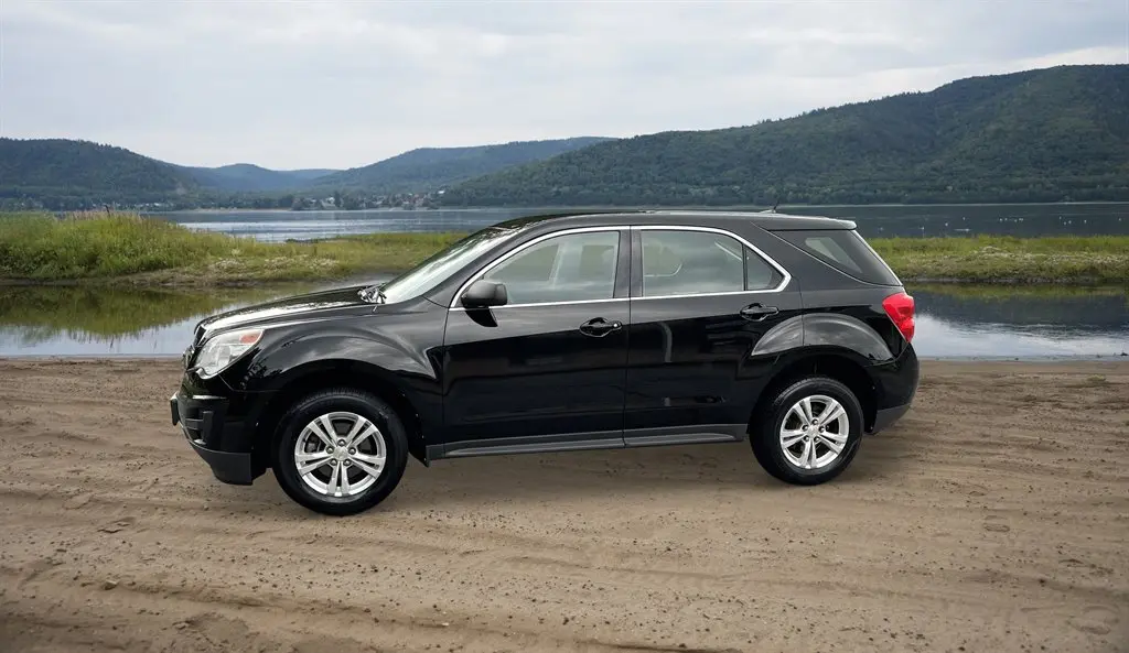 2012 Chevrolet Equinox LS AWD photo 3