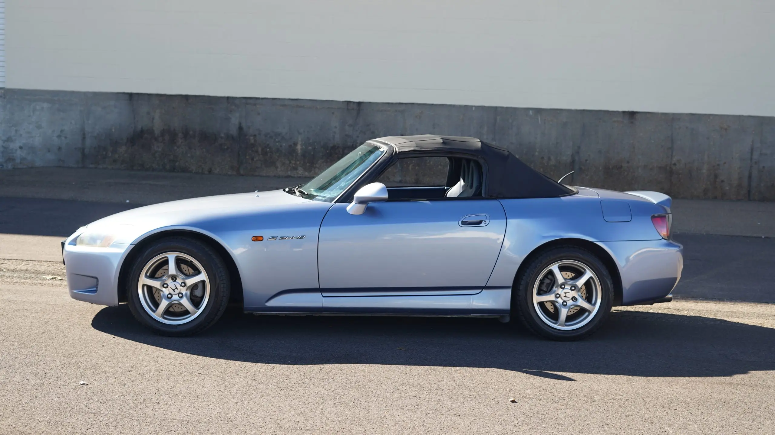 2002 Honda S2000 Base photo 3