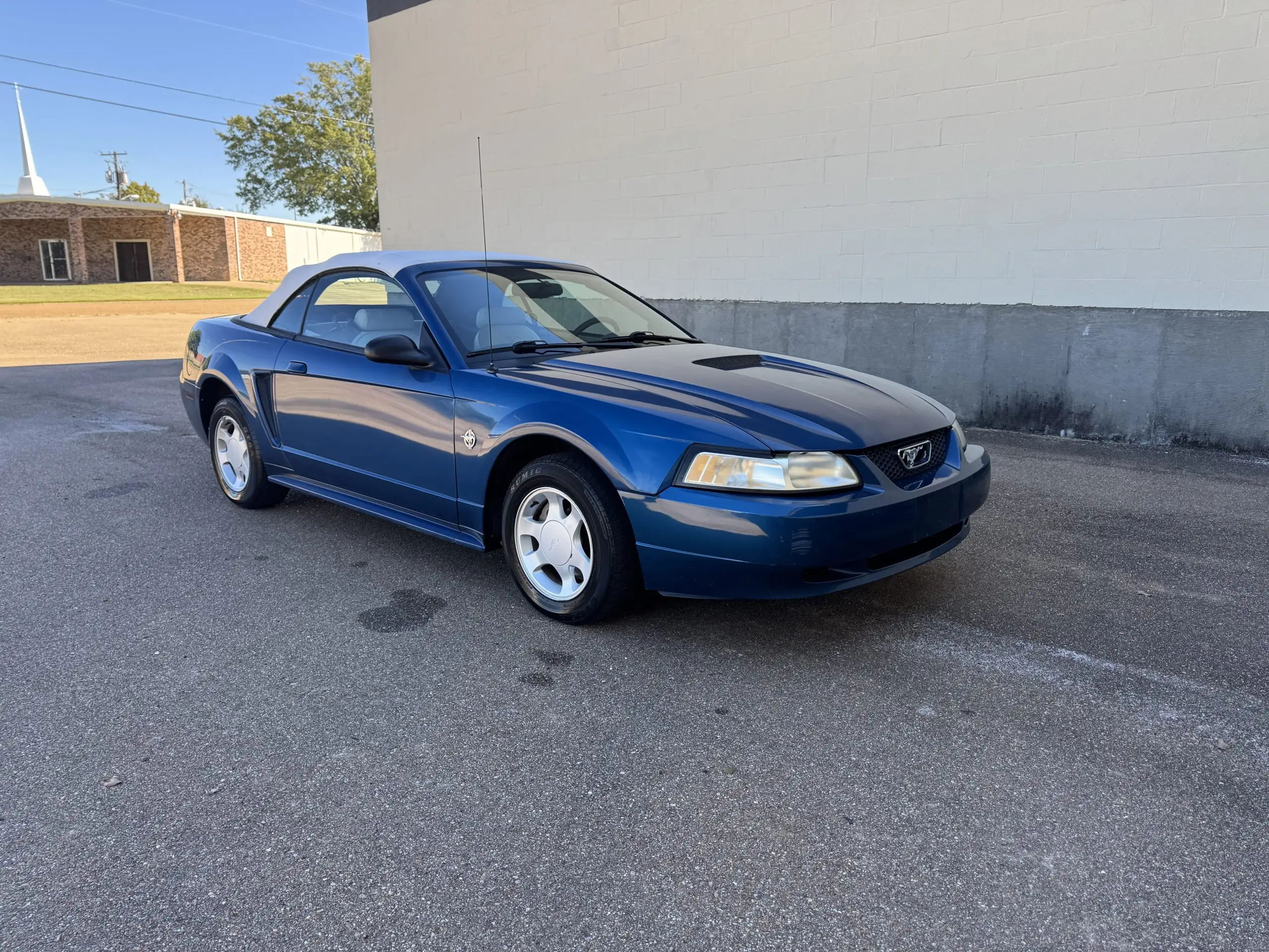 1999 Ford Mustang Base photo 1