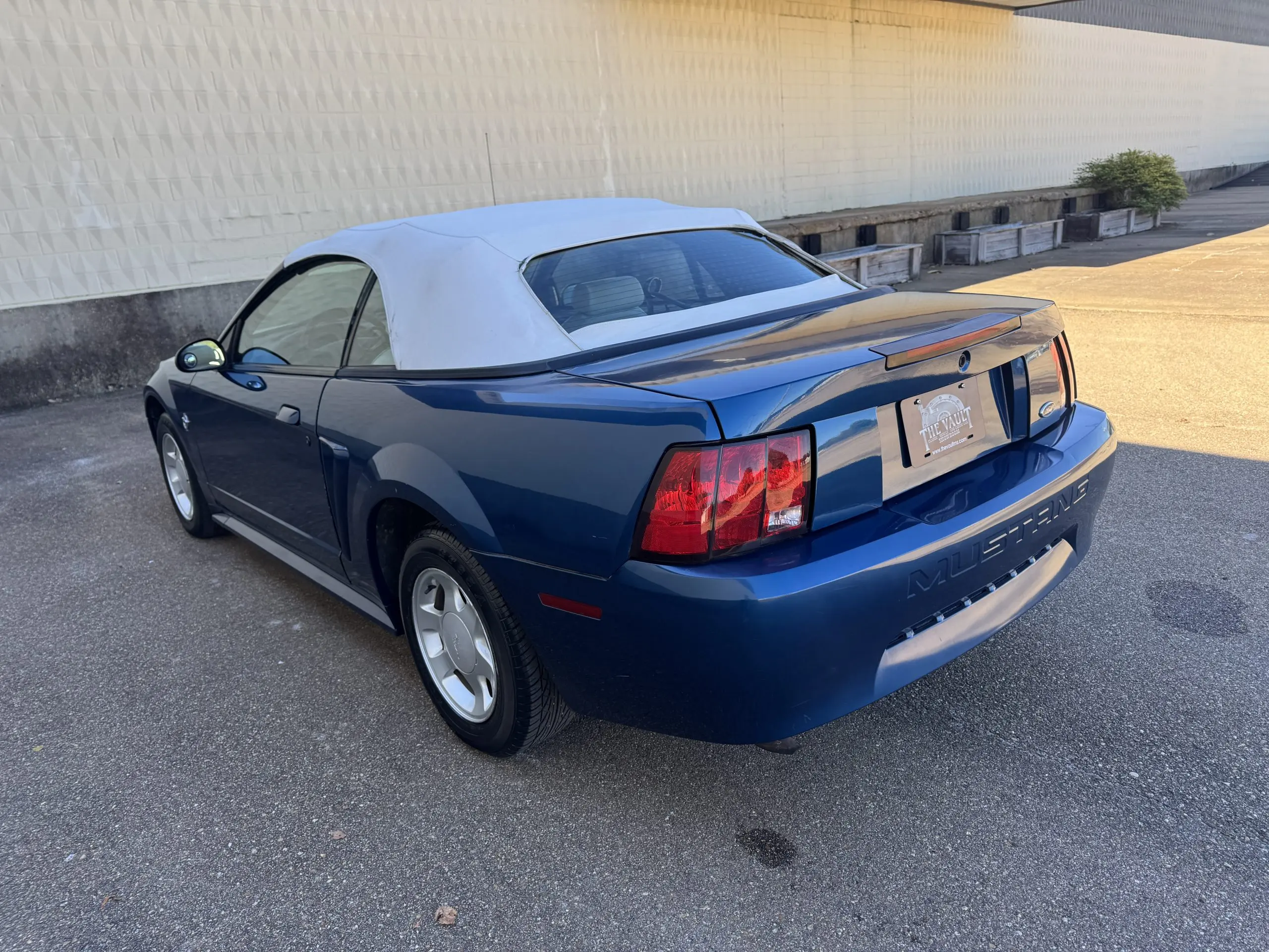 1999 Ford Mustang Base photo 5
