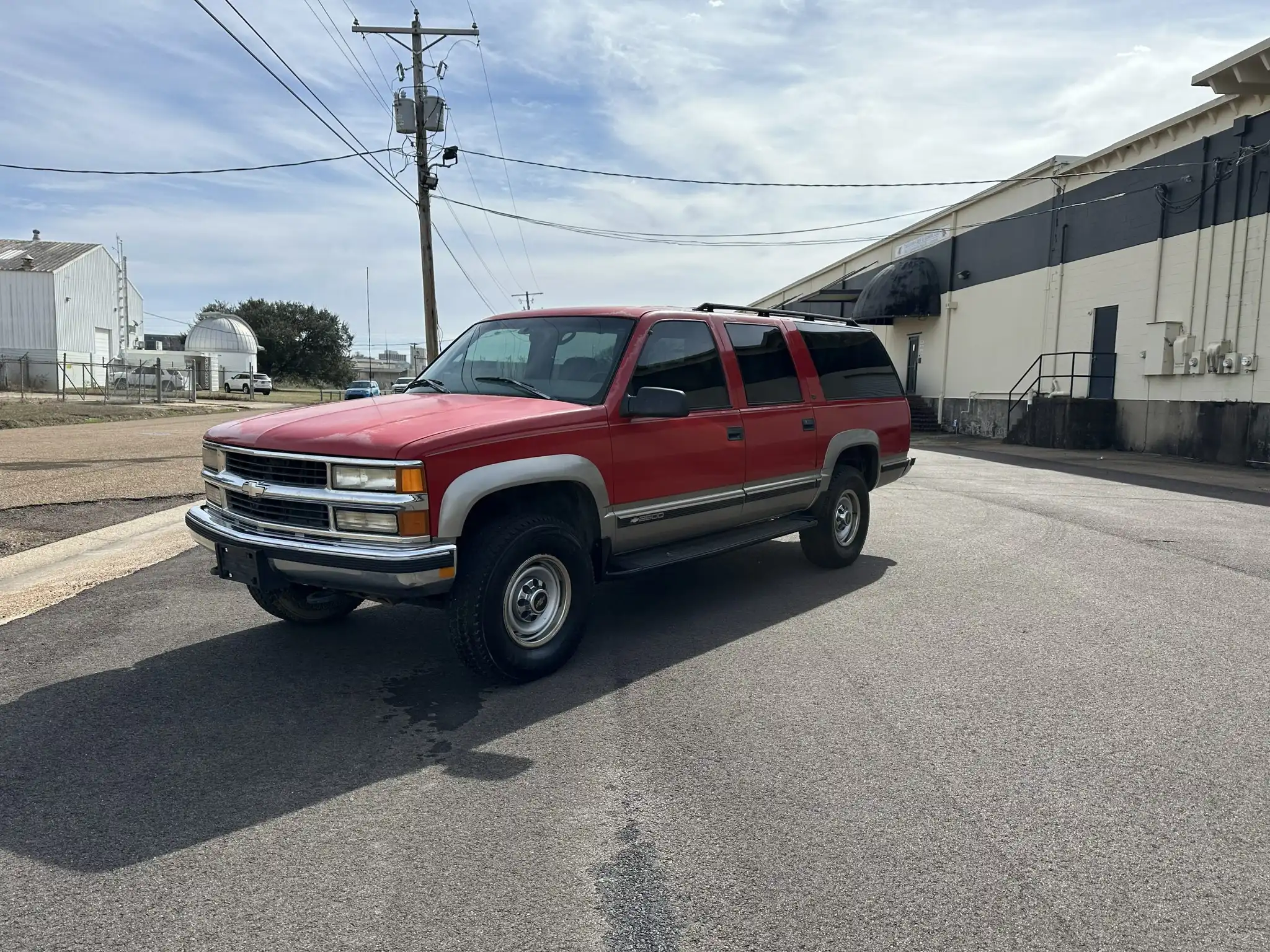 1998 Chevrolet Suburban K2500's photo