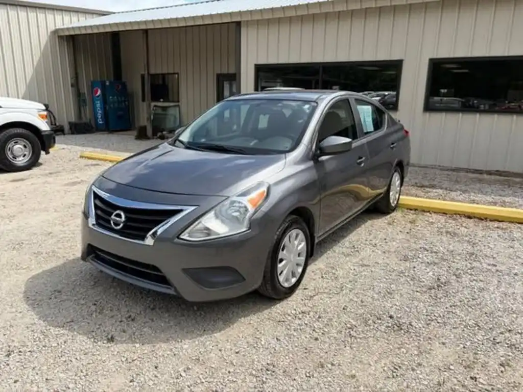 2016 Nissan Versa 1.6 S Plus CVT's photo