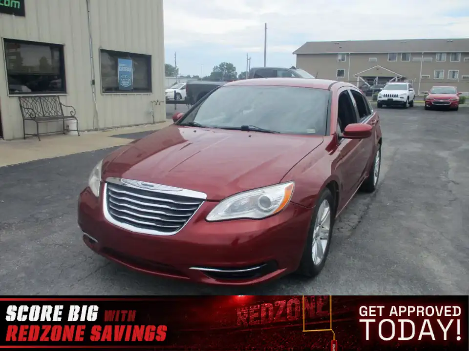 2013 Chrysler 200 Touring's photo