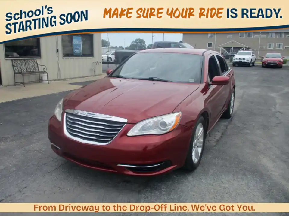 2013 Chrysler 200 Touring's photo