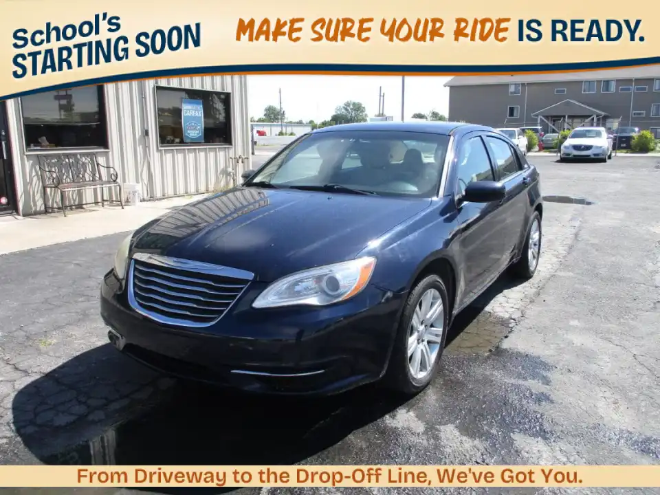 2014 Chrysler 200 Touring's photo