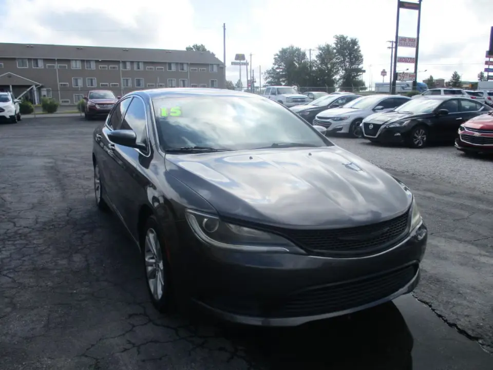 2015 Chrysler 200 Limited photo 4