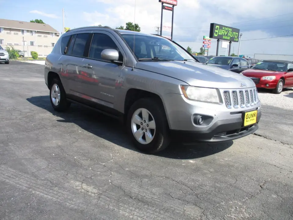 2016 Jeep Compass Latitude photo 4