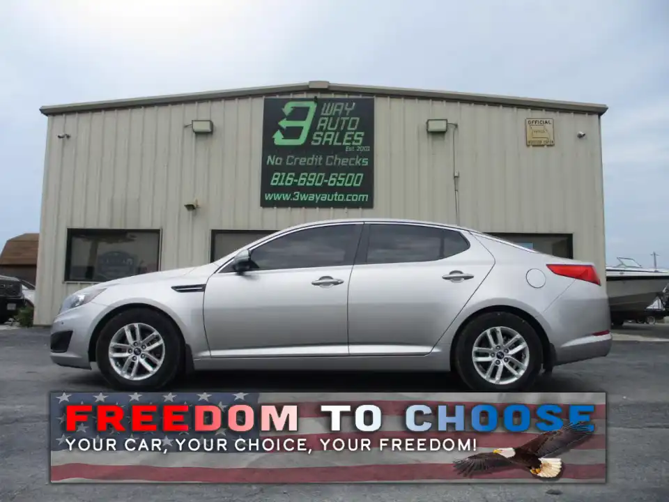 2011 Kia Optima LX AT's photo