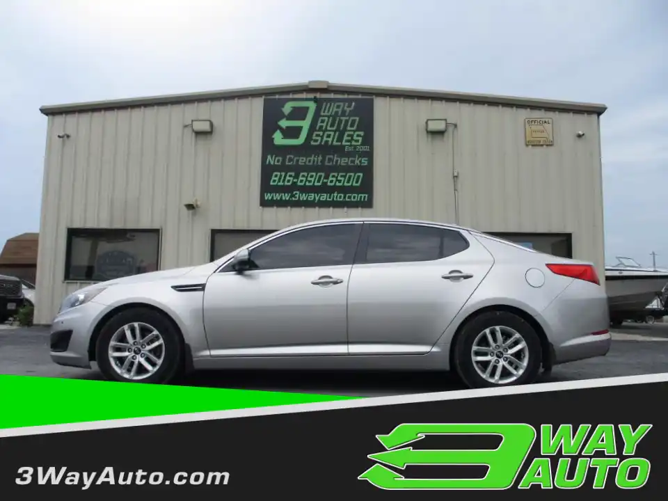 2011 Kia Optima LX AT's photo
