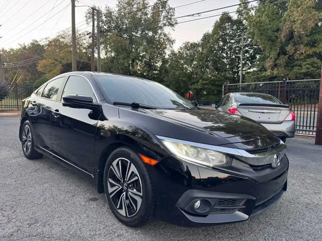 2018 Honda Civic EX-T's photo