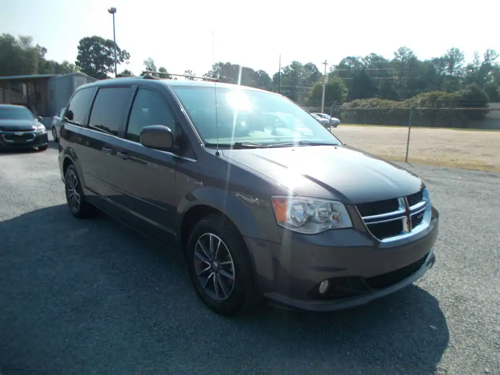 2017 Dodge Grand Caravan SXT's photo