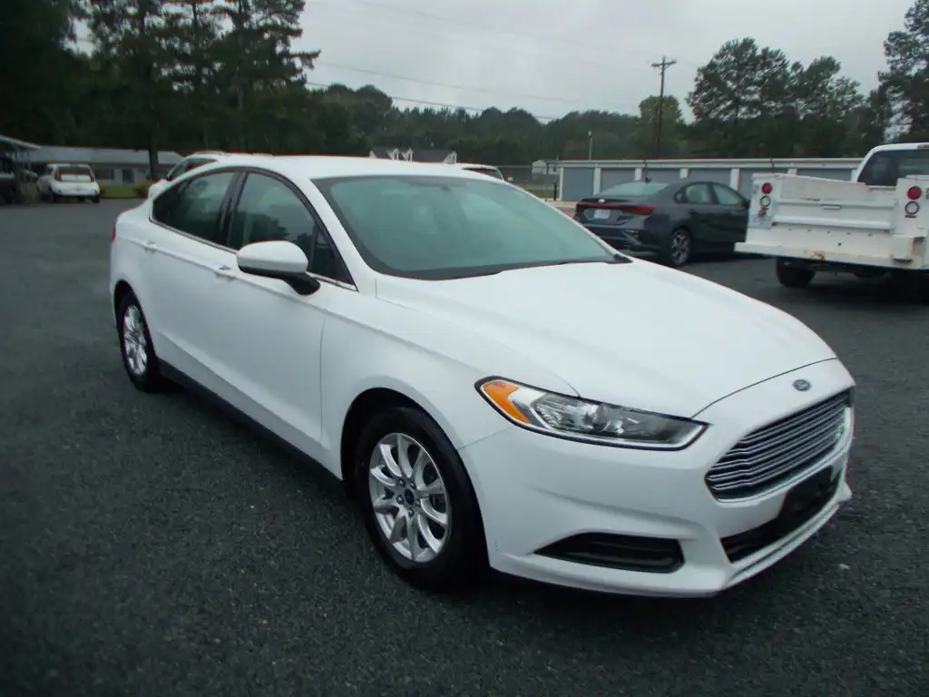2016 Ford Fusion S FWD's photo