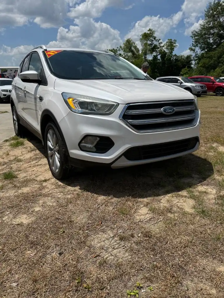 2017 Ford Escape Titanium's photo
