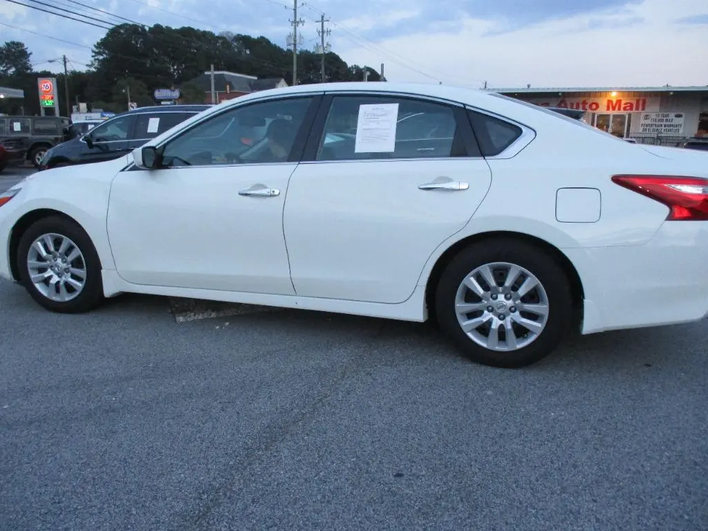 2017 Nissan Altima 2.5 S photo 3