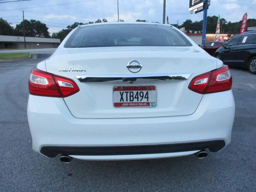 2017 Nissan Altima 2.5 S photo 5