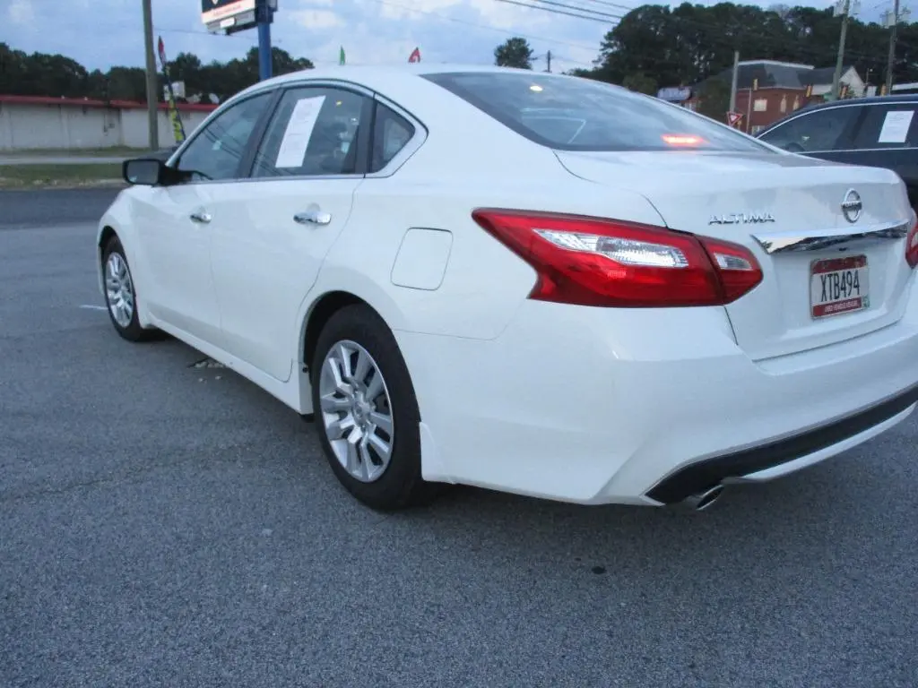 2017 Nissan Altima 2.5 S photo 4