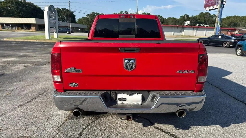 2011 RAM 1500 SLT 4WD Quad Cab photo 4