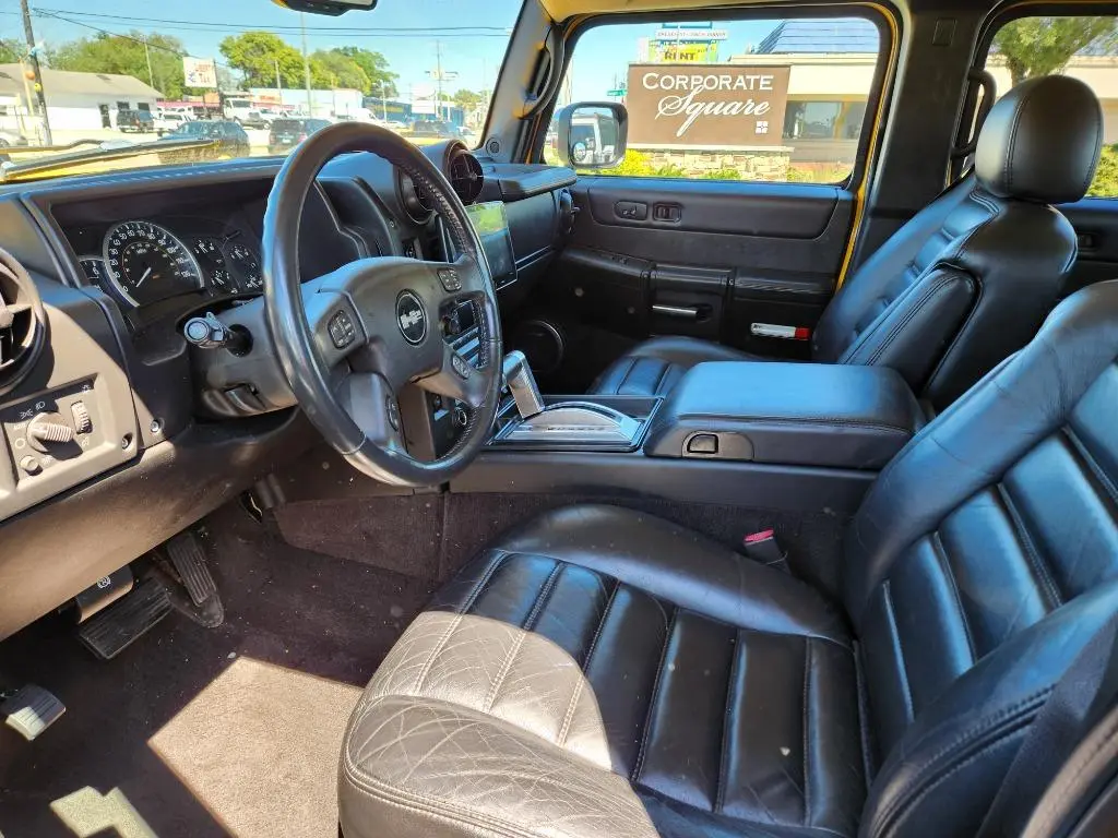 2005 Hummer H2 SUT photo 3