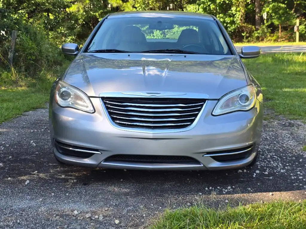 2014 Chrysler 200 Touring's photo
