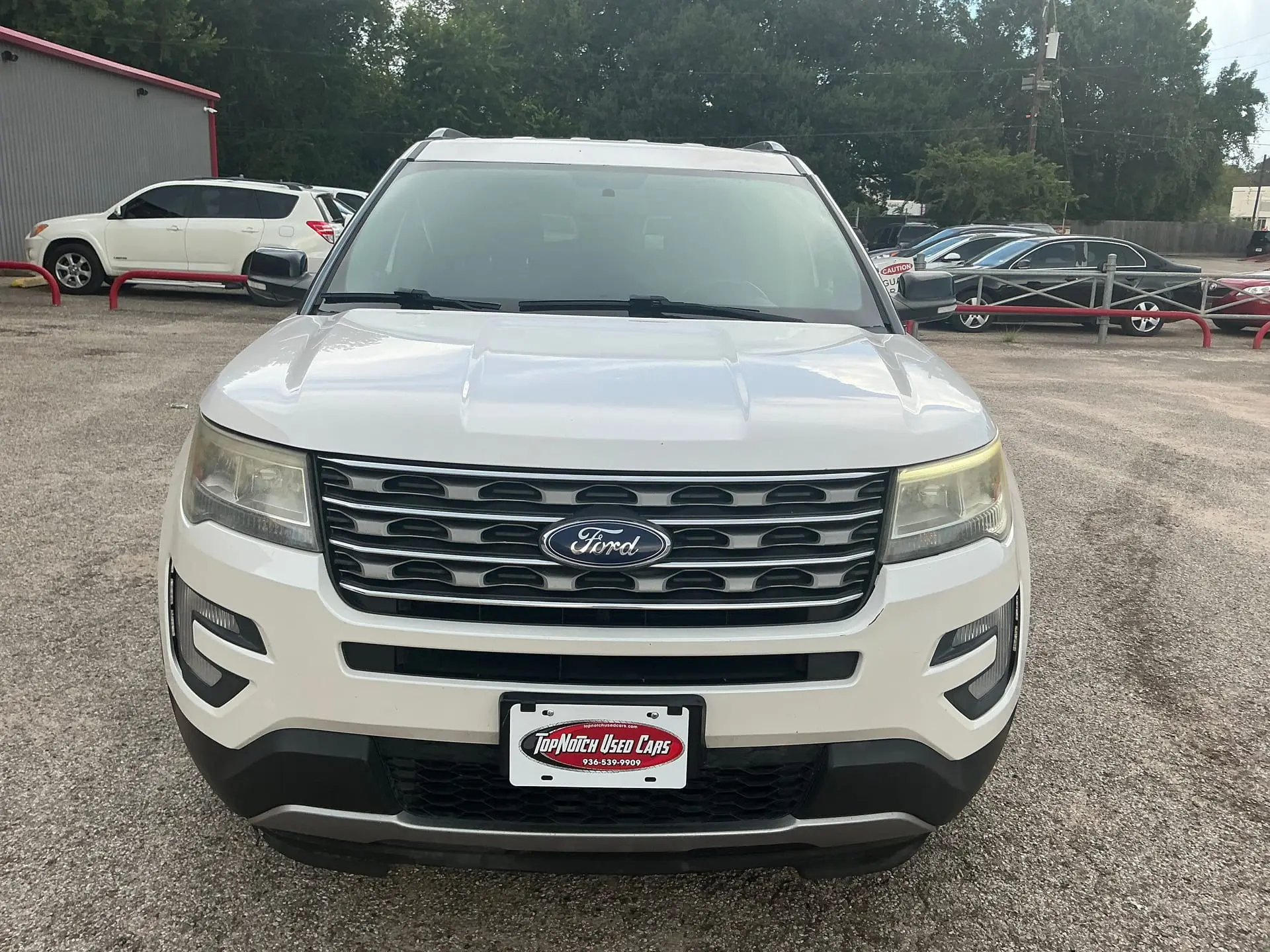 2017 Ford Explorer XLT FWD photo 3