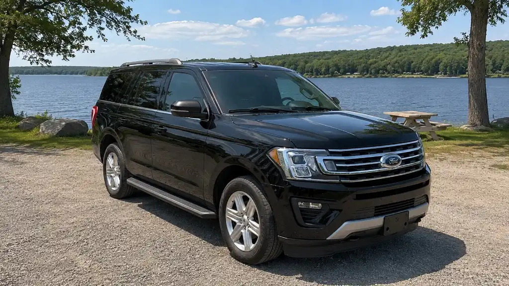 2021 Ford Expedition XLT's photo