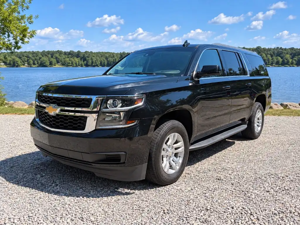 2017 Chevrolet Suburban LT 2WD 1500's photo
