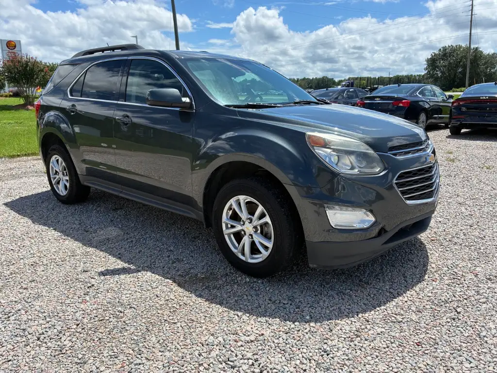 2017 Chevrolet Equinox LT's photo