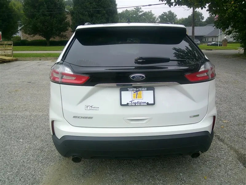 2020 Ford Edge SE photo 4