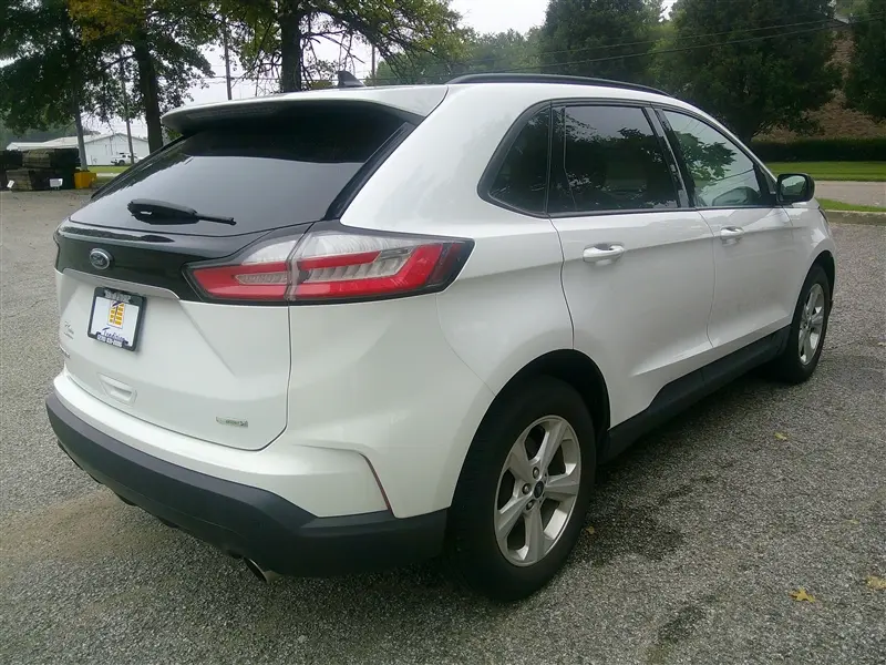 2020 Ford Edge SE photo 5