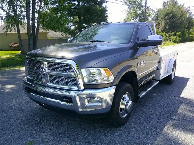 2017 RAM 3500 SLT 4X4 Regular Cab SWB DRW's photo
