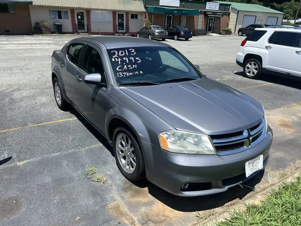 2013 Dodge Avenger SXT's photo