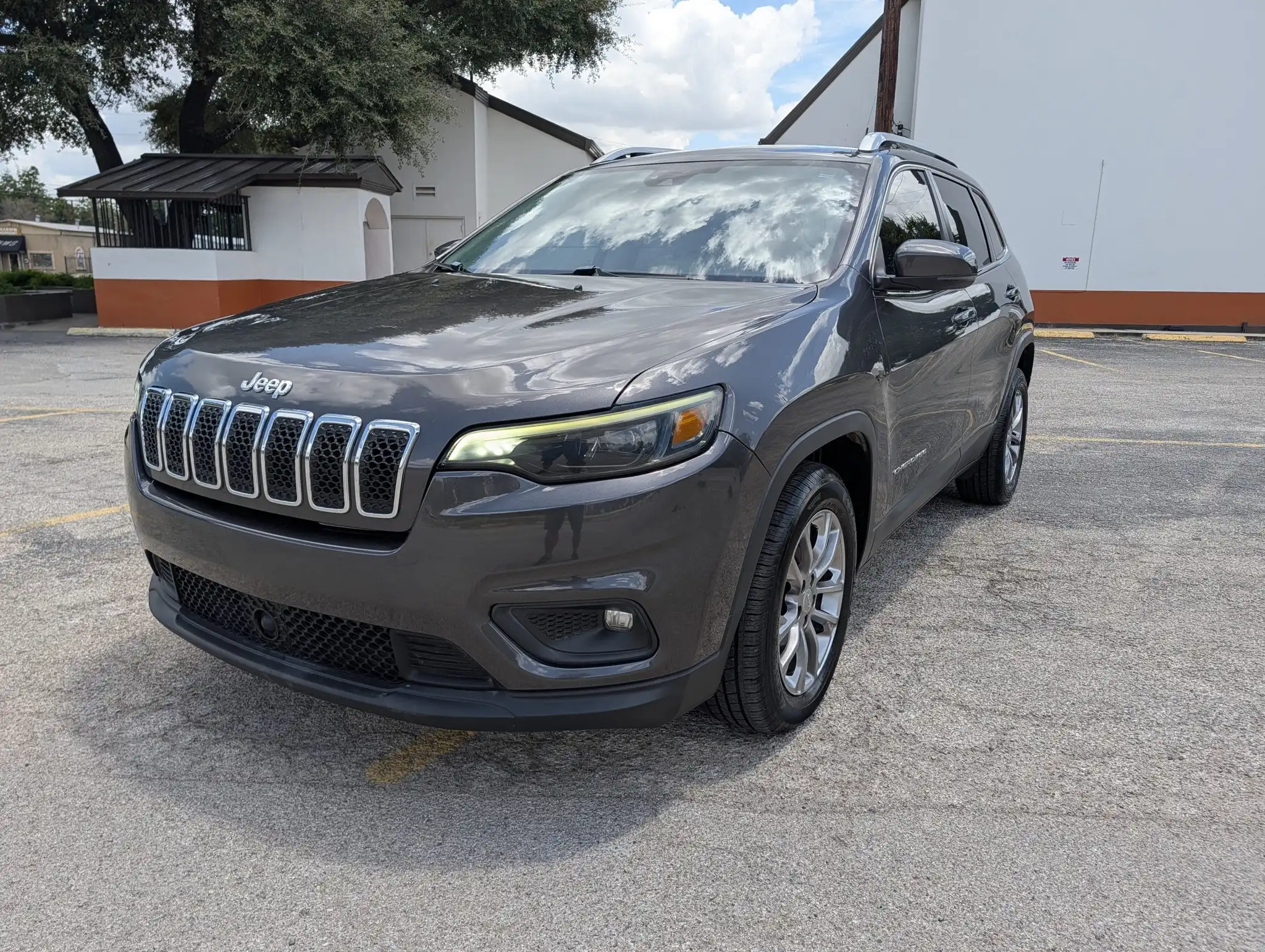 2021 Jeep Cherokee Latitude Lux's photo