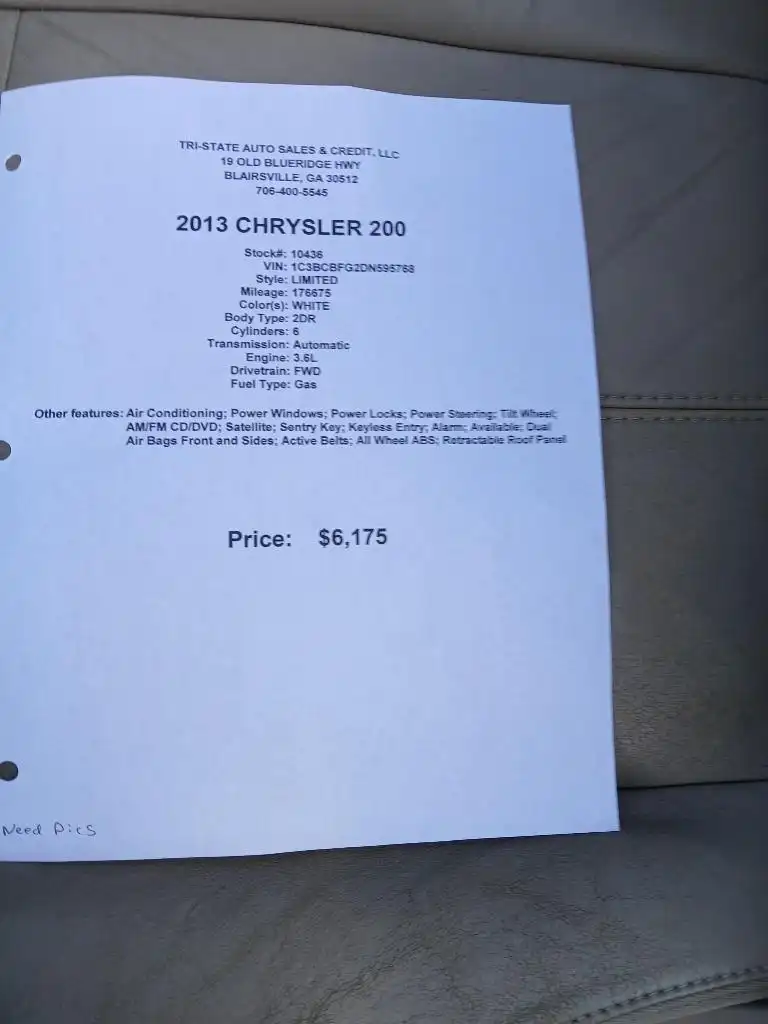2013 Chrysler 200 Limited Convertible's photo