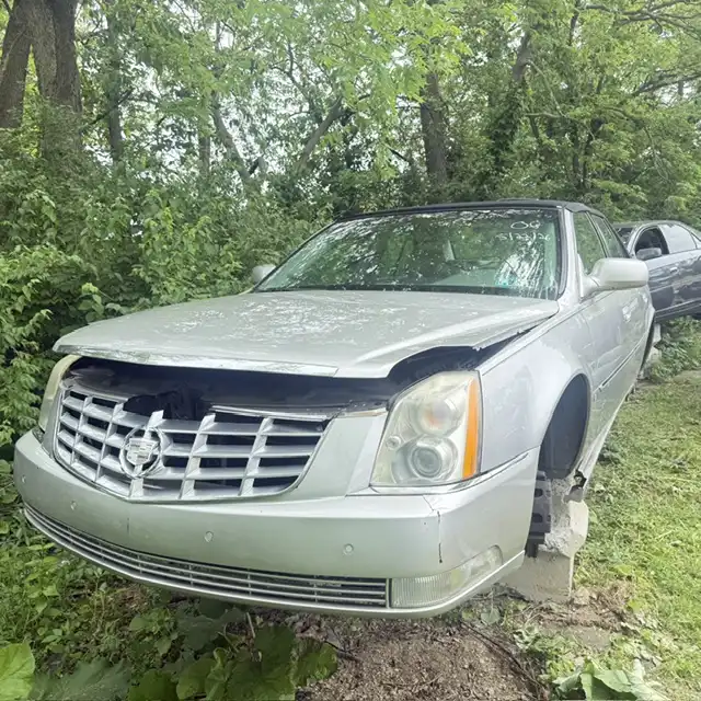 2006 Cadillac DTS's photo