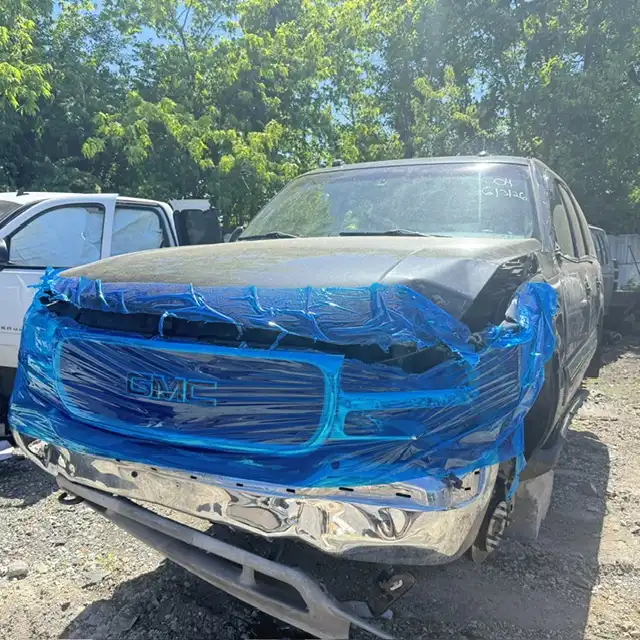 2004 GMC Yukon 4WD SLE's photo