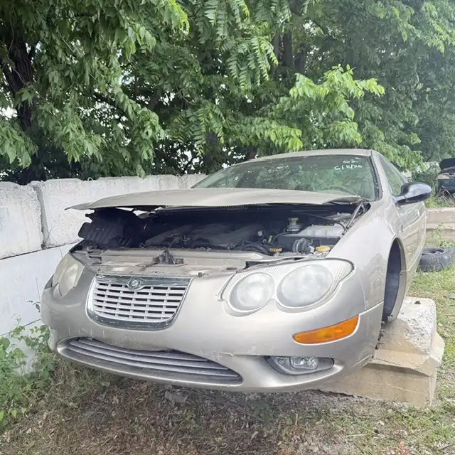 2002 Chrysler 300 Base's photo