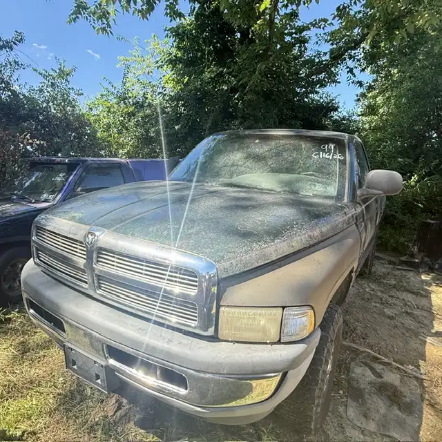 1999 Dodge Ram 1500 1500 4X4 REGULAR CAB SWB's photo