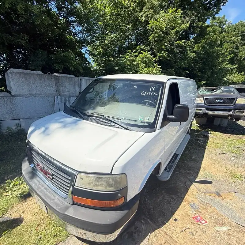 2014 GMC Savana 2500 Cargo Van's photo