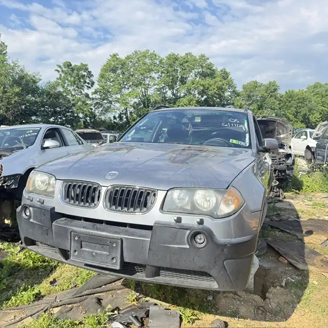 2005 BMW X3 3.0i's photo