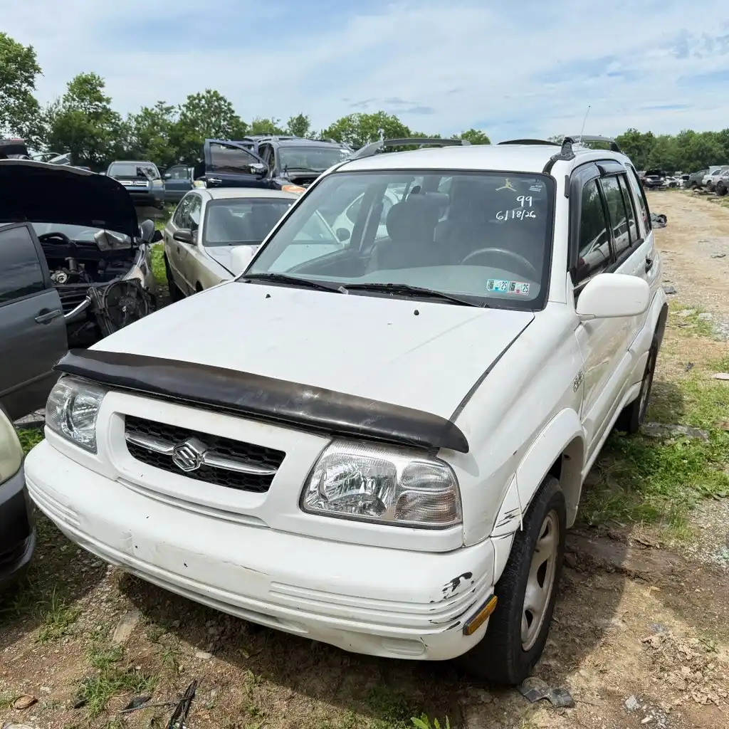 1999 Suzuki Grand Vitara JLX 4X4 4AT's photo