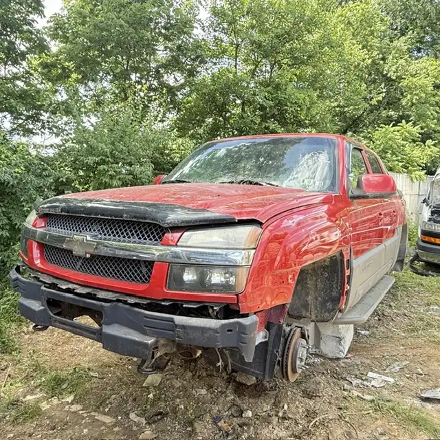 2002 Chevrolet Avalanche 4x4 1500 Series's photo